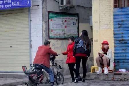 站街女服务视频,黑暗背后的真实世界